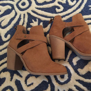 Brown Suede Size 8 Chunky Heel Booties